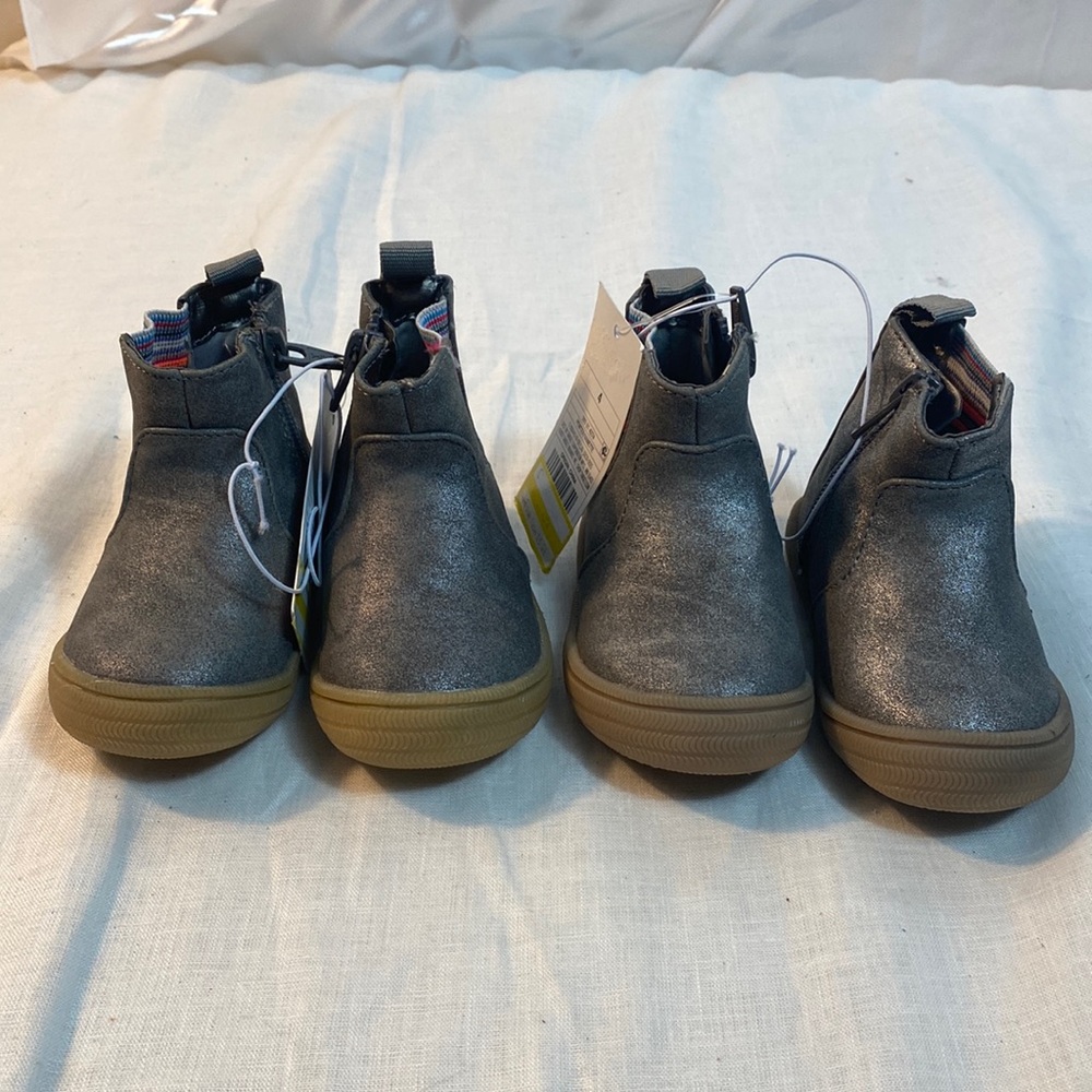Cat & Jack kid’s Grey shoes of 2 pair bundle size 4 new